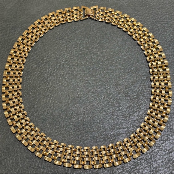 Vintage Gold Tone Panther Link Necklace 17” - Picture 4 of 7